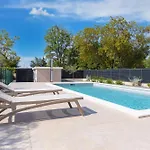 Hidden With Heated Pool * Dobrinj