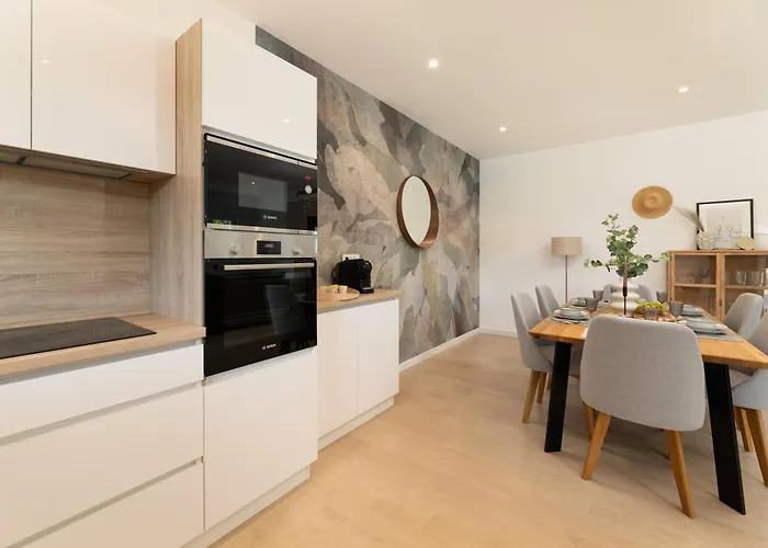 Hidden With Heated Pool Villa *