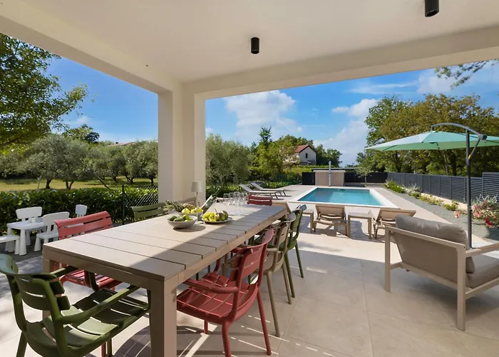 Hidden With Heated Pool Villa Dobrinj