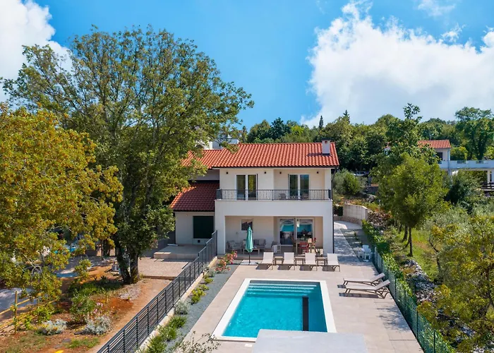 Hidden With Heated Pool Villa Dobrinj