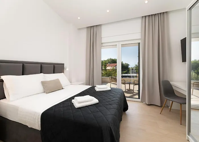 Hidden With Heated Pool Villa