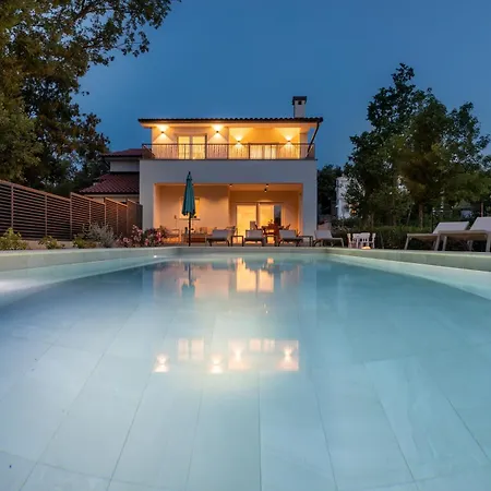 Hidden With Heated Pool * Dobrinj