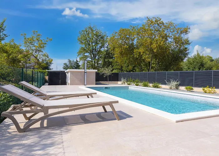 Hidden With Heated Pool * Dobrinj