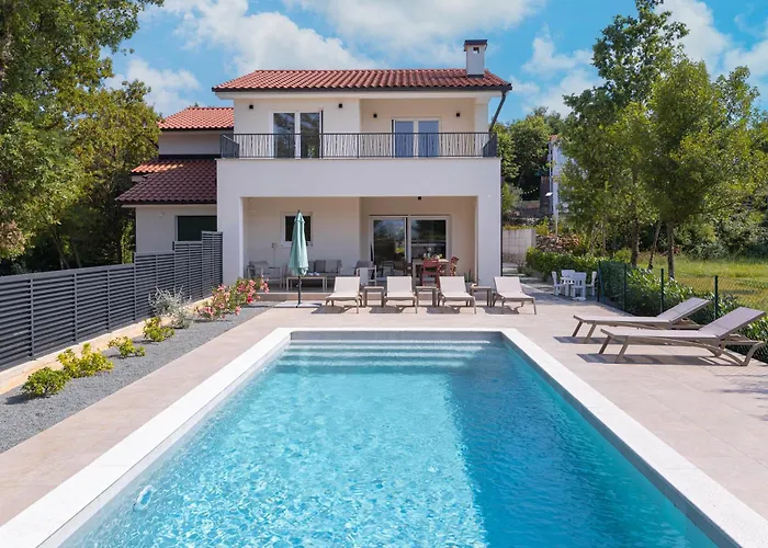 Hidden With Heated Pool ヴィラ Dobrinj