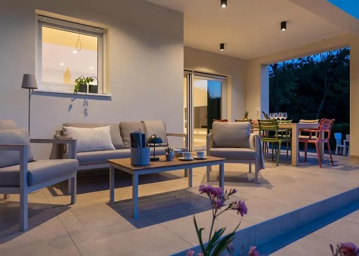 Hidden With Heated Pool *