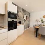 Hidden With Heated Pool Vila *