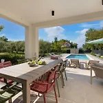 Hidden With Heated Pool Vila Dobrinj
