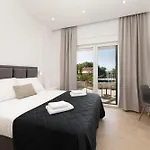 Hidden With Heated Pool Vila